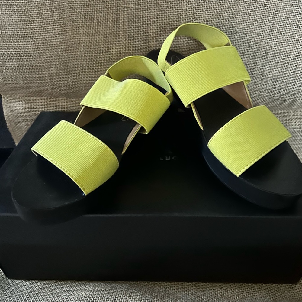 Size 6 Jessica Simpson sandals with straps